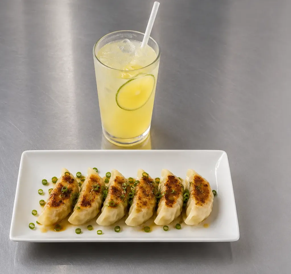 6 Gyozas + Chilcano